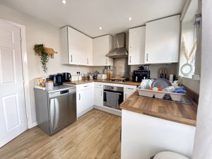 Kitchen- click for photo gallery